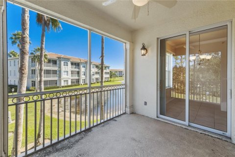 Condo in Venice, Florida, 2 bedrooms  № 2227948 - photo 26