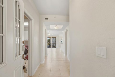 Condo in Venice, Florida, 2 bedrooms  № 2227948 - photo 5