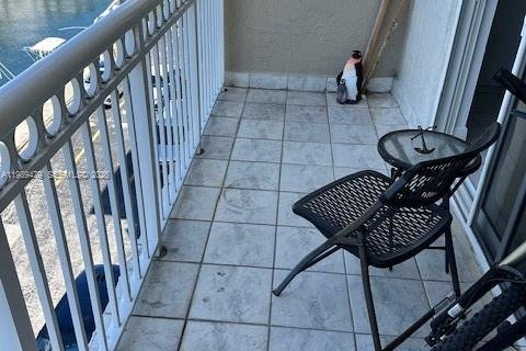Condo in North Miami Beach, Florida, 1 bedroom  № 2051602 - photo 23