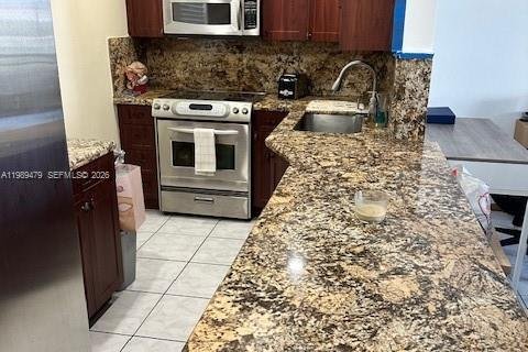 Condo in North Miami Beach, Florida, 1 bedroom  № 2051602 - photo 9