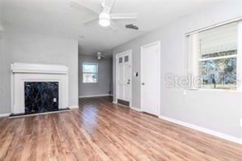 House in Lakeland, Florida 2 bedrooms, 154.96 sq.m. № 1886808 - photo 3