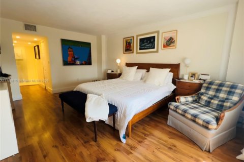 Condo in Miami, Florida, 2 bedrooms  № 1705784 - photo 21
