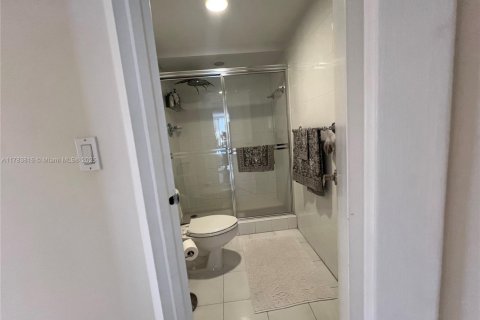 Condo in Miami, Florida, 2 bedrooms  № 1705784 - photo 30