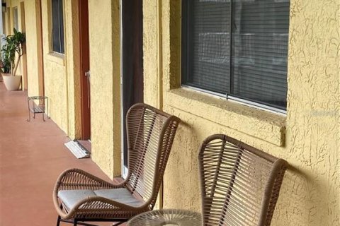 Condo in Orlando, Florida, 1 bedroom  № 1869325 - photo 3