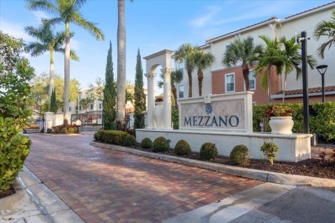 Condominio en West Palm Beach, Florida, 1 dormitorio  № 2175373