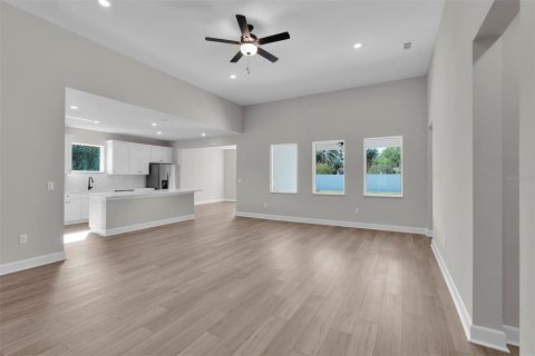 Casa en venta en Palm Coast, Florida, 4 dormitorios, 191.66 m2 № 1908183 - foto 4