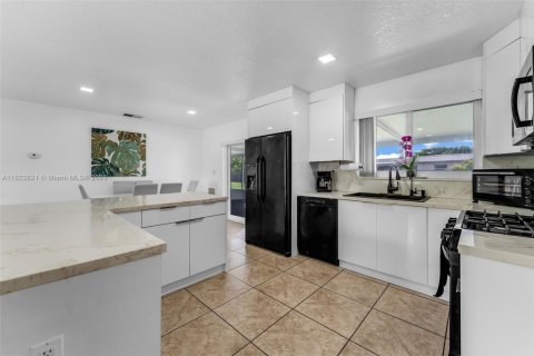House in Homestead, Florida 3 bedrooms, 146.79 sq.m. № 1786996 - photo 8