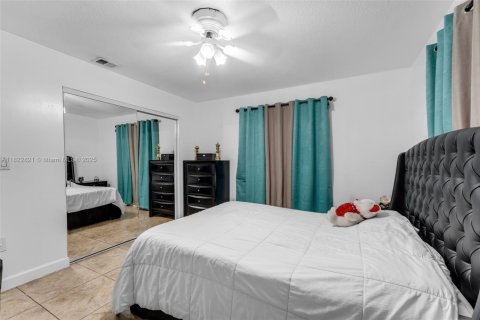House in Homestead, Florida 3 bedrooms, 146.79 sq.m. № 1786996 - photo 11
