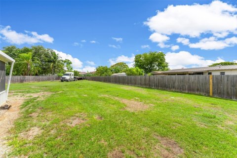House in Homestead, Florida 3 bedrooms, 146.79 sq.m. № 1786996 - photo 23
