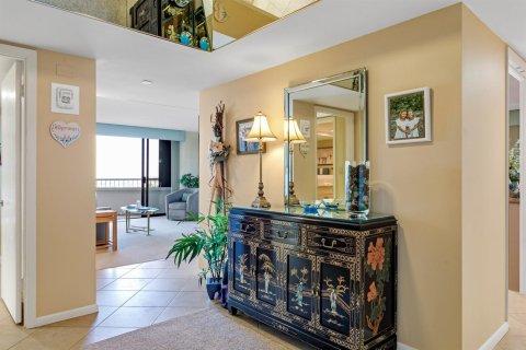 Condo in Riviera Beach, Florida, 2 bedrooms  № 2176405 - photo 5