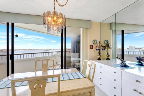 Condo in Riviera Beach, Florida, 2 bedrooms  № 2176405 - photo 10