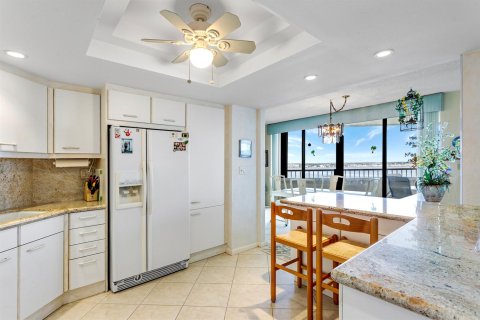 Condo in Riviera Beach, Florida, 2 bedrooms  № 2176405 - photo 13