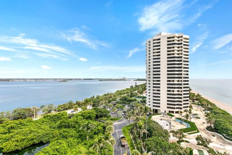 Condo in Riviera Beach, Florida, 2 bedrooms  № 2176405 - photo 27