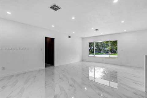 Casa en venta en Pinecrest, Florida, 5 dormitorios, 310.85 m2 № 2000798 - foto 14