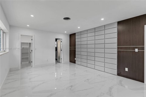 Casa en venta en Pinecrest, Florida, 5 dormitorios, 310.85 m2 № 2000798 - foto 22