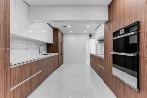 Casa en venta en Pinecrest, Florida, 5 dormitorios, 310.85 m2 № 2000798 - foto 9