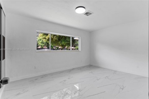 Casa en venta en Pinecrest, Florida, 5 dormitorios, 310.85 m2 № 2000798 - foto 28