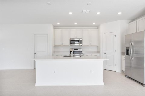 House in Kissimmee, Florida 4 bedrooms, 174.56 sq.m. № 1761557 - photo 7