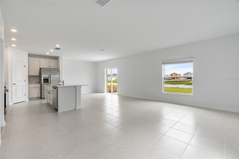 House in Kissimmee, Florida 4 bedrooms, 174.56 sq.m. № 1761557 - photo 3