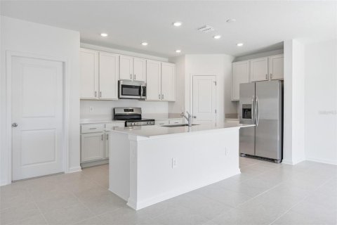House in Kissimmee, Florida 4 bedrooms, 174.56 sq.m. № 1761557 - photo 5