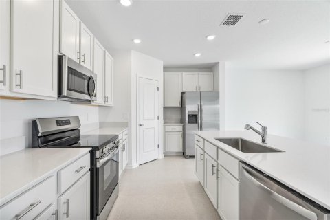 House in Kissimmee, Florida 4 bedrooms, 174.56 sq.m. № 1761557 - photo 6