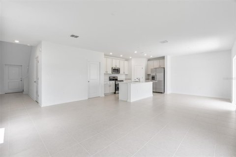 House in Kissimmee, Florida 4 bedrooms, 174.56 sq.m. № 1761557 - photo 9