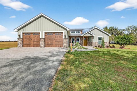 Villa ou maison à Dade City, Floride 4 chambres, 189.71 m2 № 2092605
