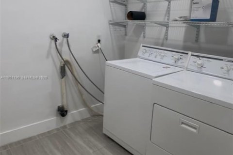 Copropriété à louer à Coral Springs, Floride: 3 chambres, 145.86 m2 № 2079923 - photo 13