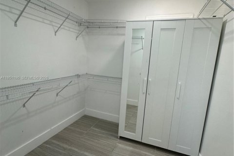 Copropriété à louer à Coral Springs, Floride: 3 chambres, 145.86 m2 № 2079923 - photo 12