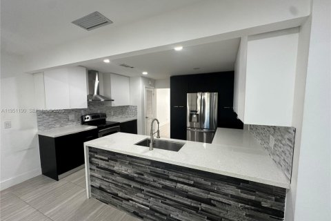 Copropriété à louer à Coral Springs, Floride: 3 chambres, 145.86 m2 № 2079923 - photo 3