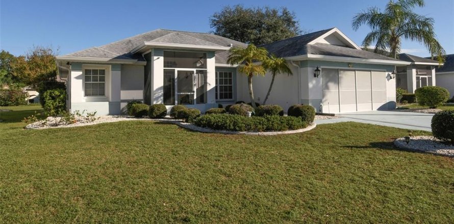 House in Sun City Center, Florida 2 bedrooms, 155.43 sq.m. № 1387411