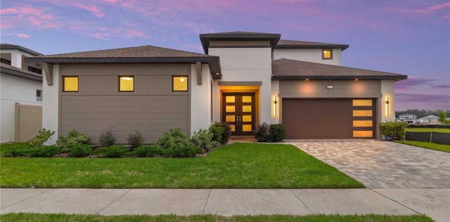 House in San Antonio, Florida 6 bedrooms, 339.37 sq.m. № 2400340