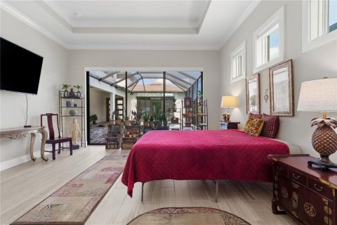 House in San Antonio, Florida 6 bedrooms, 339.37 sq.m. № 2400340 - photo 14