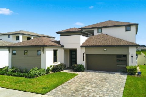 House in San Antonio, Florida 6 bedrooms, 339.37 sq.m. № 2400340 - photo 3