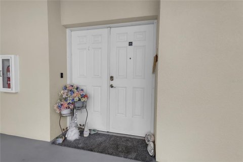 Condo in South Daytona, Florida, 2 bedrooms  № 2137253 - photo 2