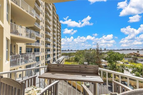 Condo in South Daytona, Florida, 2 bedrooms  № 2137253 - photo 29