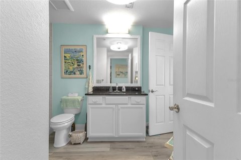 Condo in South Daytona, Florida, 2 bedrooms  № 2137253 - photo 25