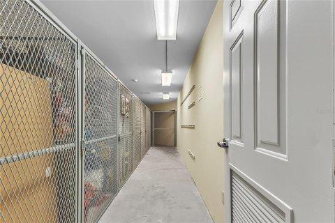 Condo in South Daytona, Florida, 2 bedrooms  № 2137253 - photo 26