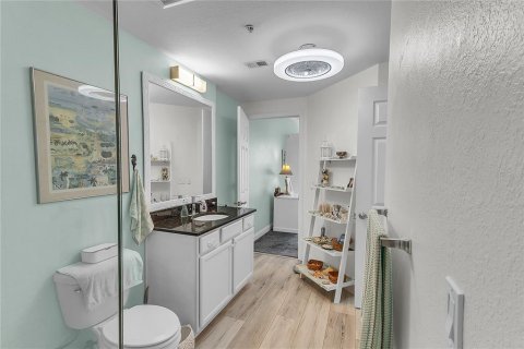 Condo in South Daytona, Florida, 2 bedrooms  № 2137253 - photo 23