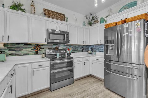 Condo in South Daytona, Florida, 2 bedrooms  № 2137253 - photo 11