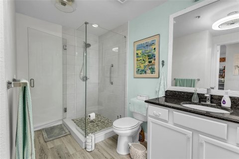Condo in South Daytona, Florida, 2 bedrooms  № 2137253 - photo 24