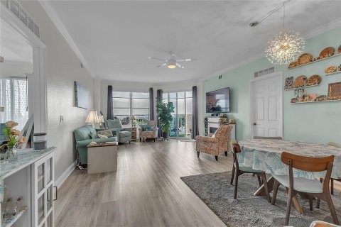 Condo in South Daytona, Florida, 2 bedrooms  № 2137253 - photo 3
