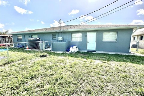 Immobilier commercial à vendre à North Port, Floride: 6 chambres, 214.05 m2 № 2291867 - photo 25
