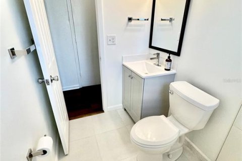 Immobilier commercial à vendre à North Port, Floride: 6 chambres, 214.05 m2 № 2291867 - photo 13
