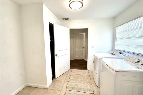 Immobilier commercial à vendre à North Port, Floride: 6 chambres, 214.05 m2 № 2291867 - photo 19