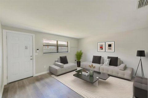 Duplex à vendre à Tampa, Floride: 2 chambres, 120.4 m2 № 1837091 - photo 2