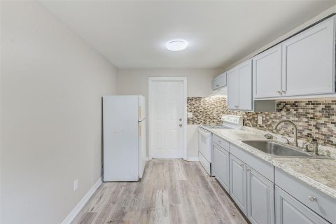 Duplex à vendre à Tampa, Floride: 2 chambres, 120.4 m2 № 1837091 - photo 14