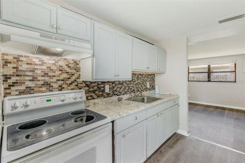 Duplex à vendre à Tampa, Floride: 2 chambres, 120.4 m2 № 1837091 - photo 16