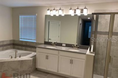 House in Orlando, Florida 5 bedrooms, 228.63 sq.m. № 1853900 - photo 16
