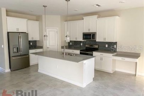 House in Orlando, Florida 5 bedrooms, 228.63 sq.m. № 1853900 - photo 7